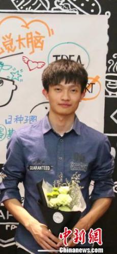 图为本人。杭电提供